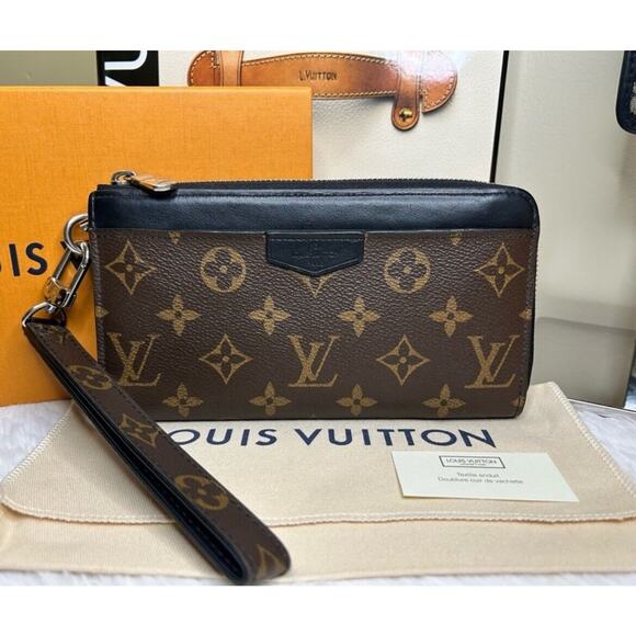Louis Vuitton Black Macassar Zippy Dragonne Wristlet Monogram Wallet - Picture 1 of 11